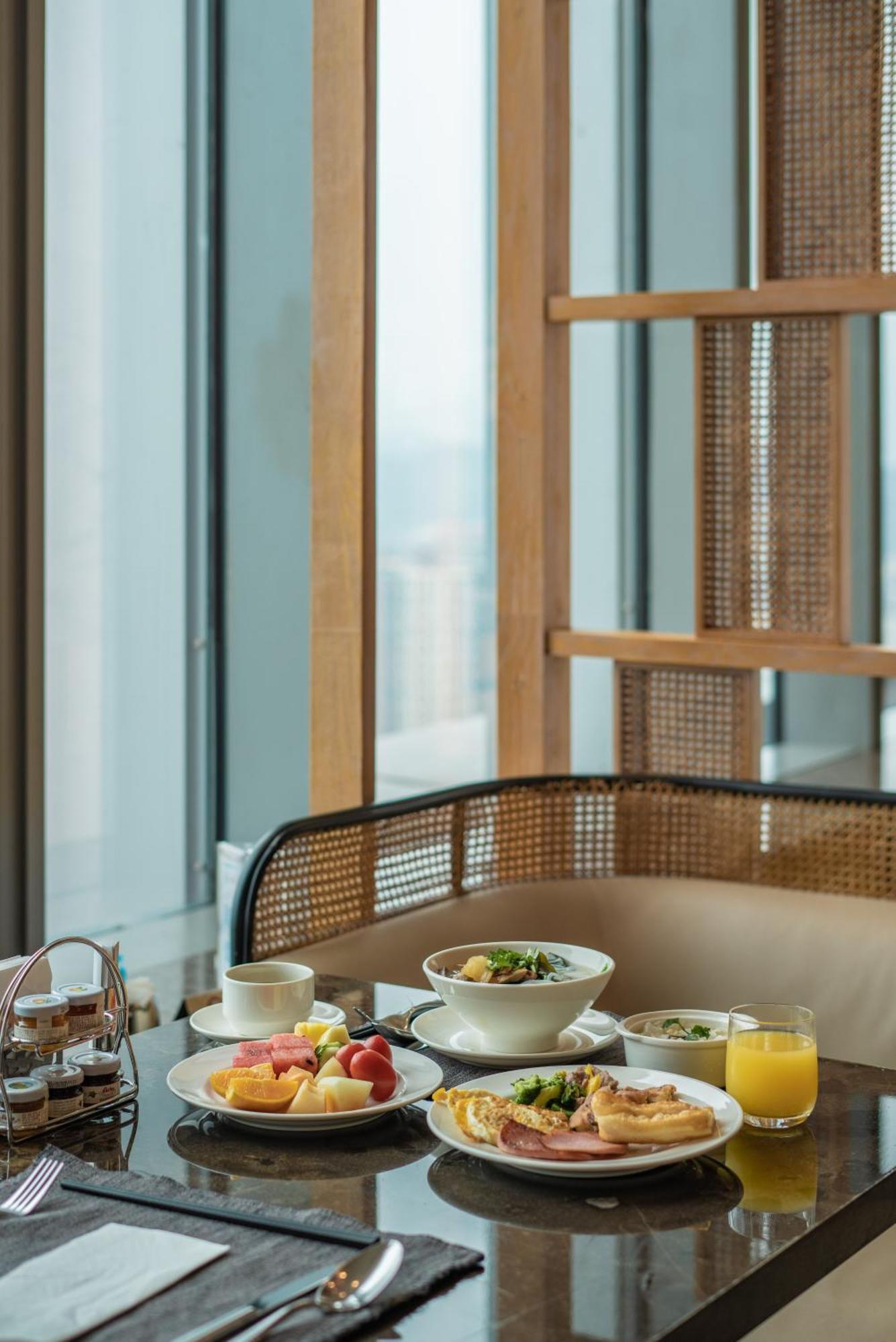 Отель Hilton Fuzhou Фучжоу Экстерьер фото