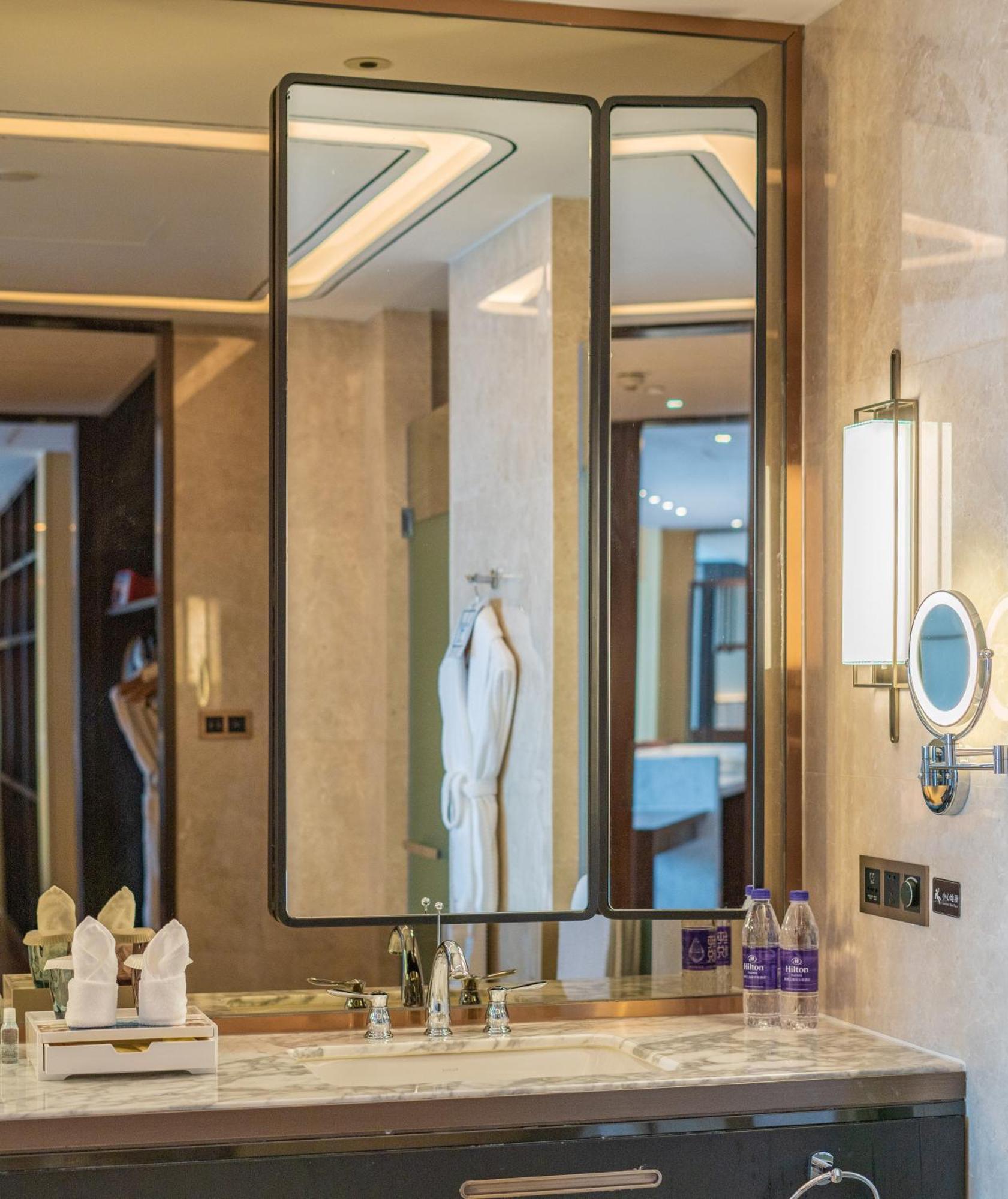 Отель Hilton Fuzhou Фучжоу Экстерьер фото