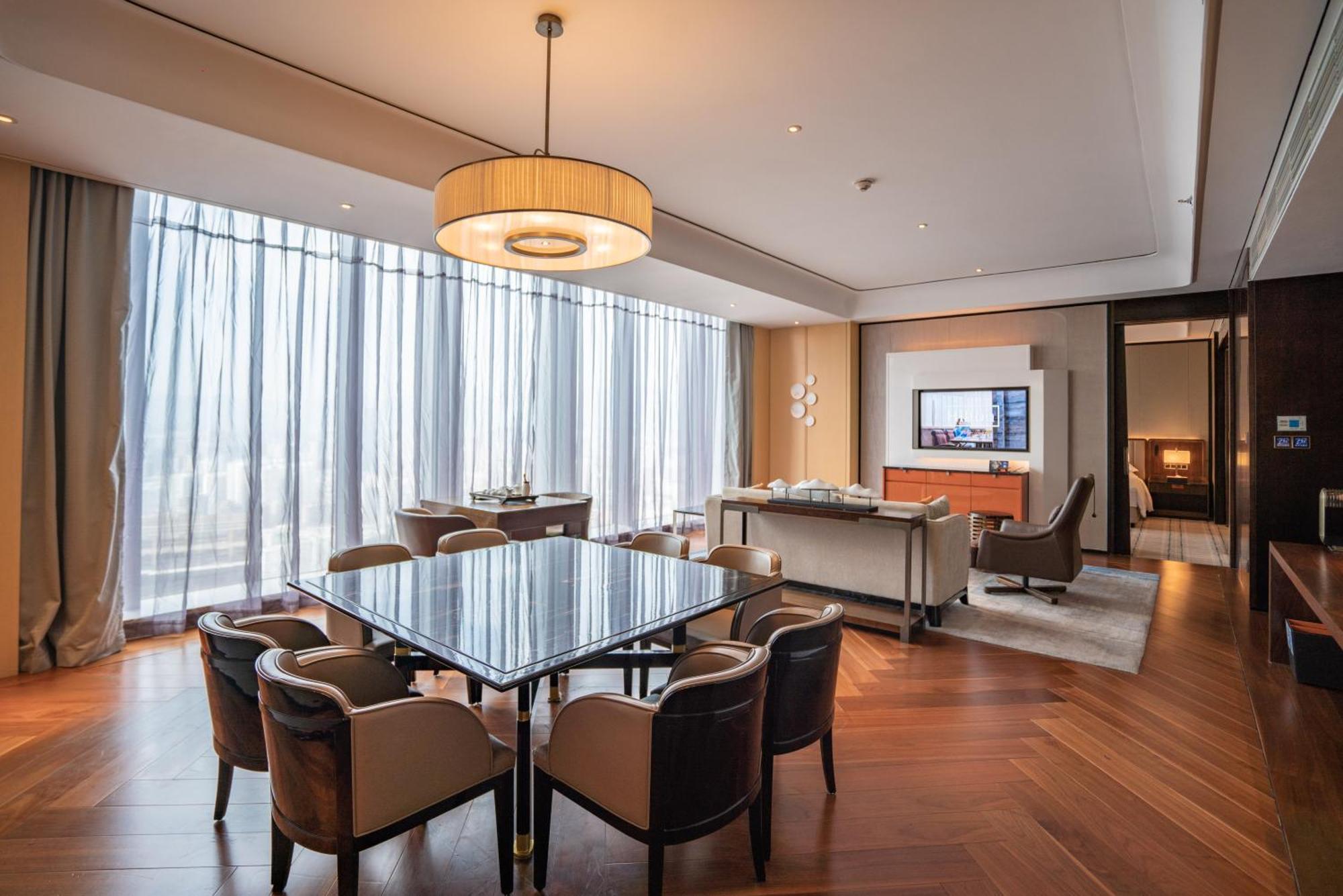 Отель Hilton Fuzhou Фучжоу Экстерьер фото