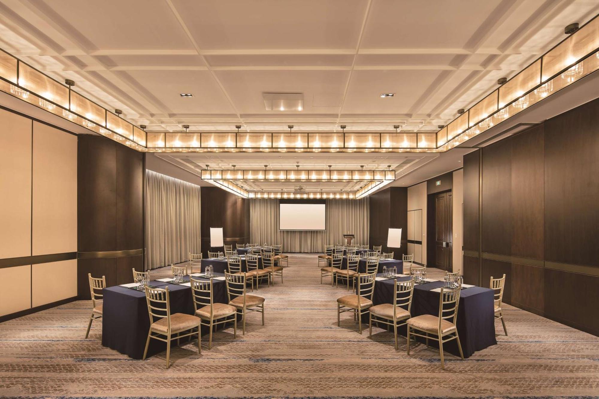 Отель Hilton Fuzhou Фучжоу Экстерьер фото