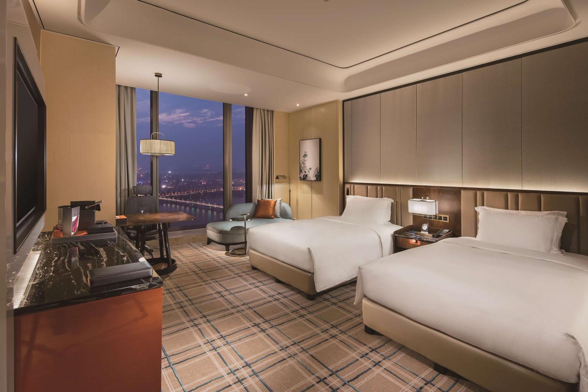 Отель Hilton Fuzhou Фучжоу Экстерьер фото