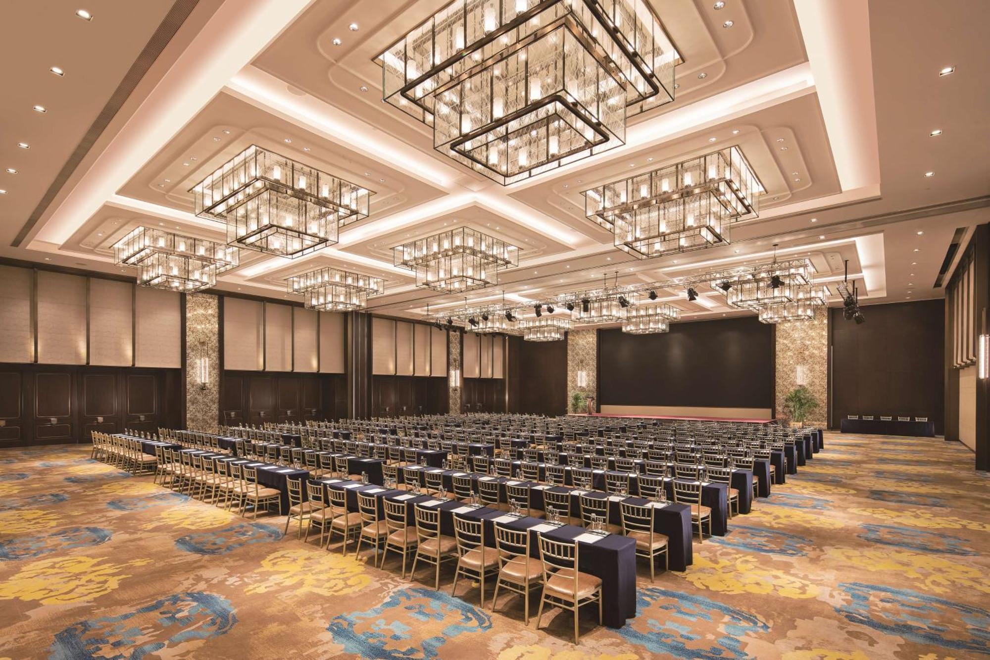 Отель Hilton Fuzhou Фучжоу Экстерьер фото
