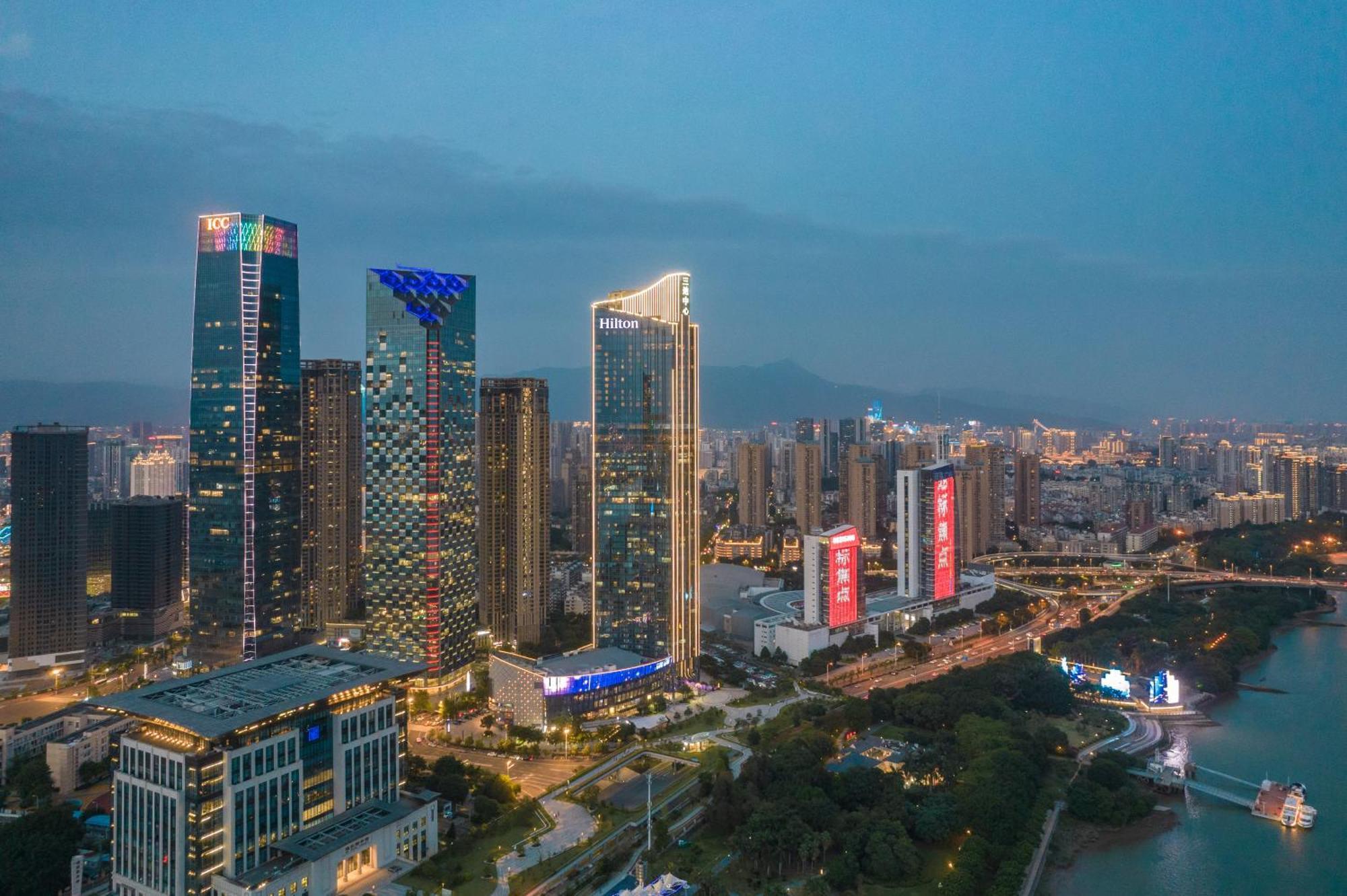 Отель Hilton Fuzhou Фучжоу Экстерьер фото